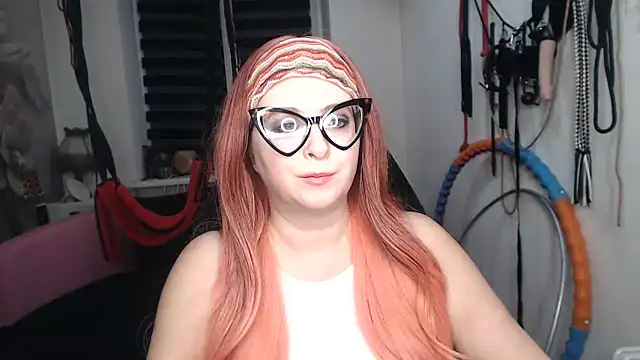 MISSwithDOLLS – Naživo XXX chat