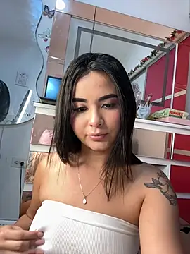 Chat +18 de jailyncam_ ao vivo
