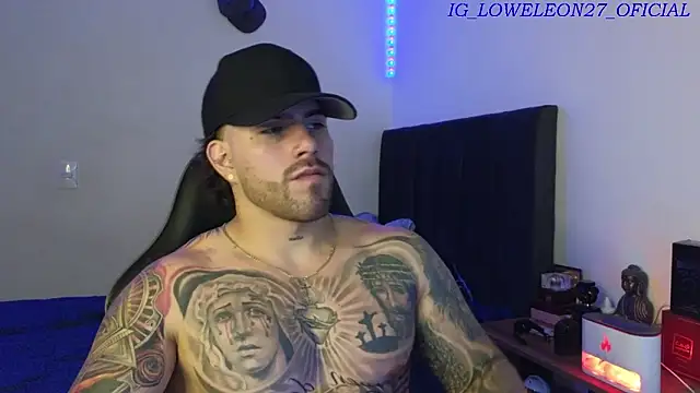 Ades_Lowe live XXX chat