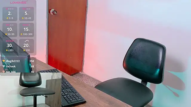 KaelSwitch Adlı Modelin Canlı XXX Sohbeti