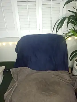 Chatroom XXX en direct de LovelyLucinda