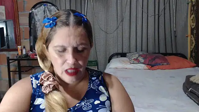 mom_son_dirty Chat XXX in diretta