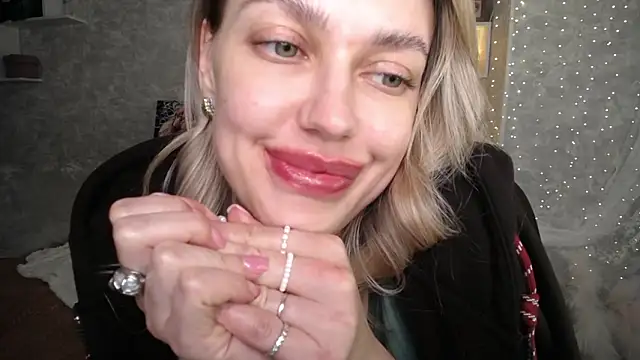 NickyAdamidi 现场XXX聊天