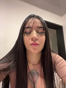 EmmyEvans1's Live XXX Chat