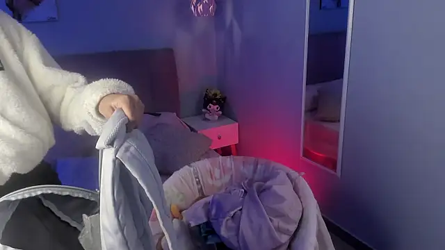 XXX chat uživo modela ela_petit