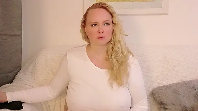 Sarah4you Adlı Modelin Canlı XXX Sohbeti