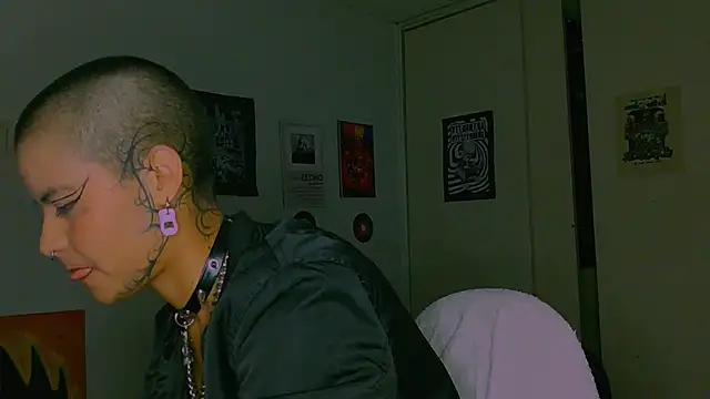 alex_one888 即時 XXX 聊天