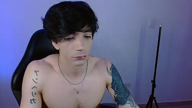 H3ll_B0I Show in webcam