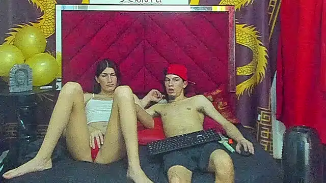 Pride_couple live XXX chat