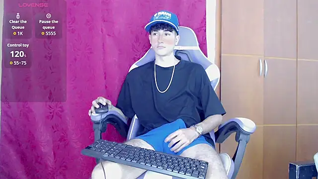 XXX chat uživo modela Johnny_cagee_