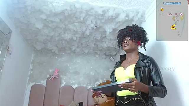 puca_ebony Adlı Modelin Canlı XXX Sohbeti