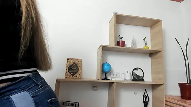 LinaBrowm: απευθείας συνομιλία ΧΧΧ