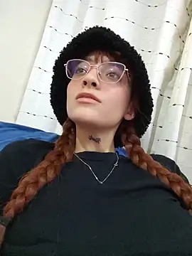 Dani-peggin Adlı Modelin Canlı XXX Sohbeti