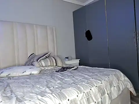 Pearl_00 Adlı Modelin Canlı XXX Sohbeti