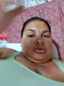 chubby_sexy_big_tits Adlı Modelin Canlı XXX Sohbeti