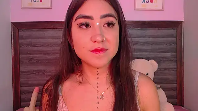 AdaaMillan Adlı Modelin Canlı XXX Sohbeti