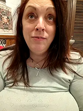 XSouthlondonNAUGHTYMILFXX: онлайн-секс-чат