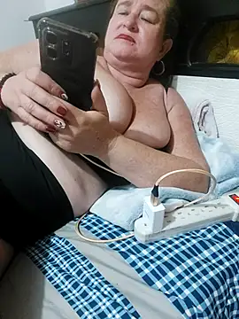 Chatroom XXX en direct de Miss-tetas