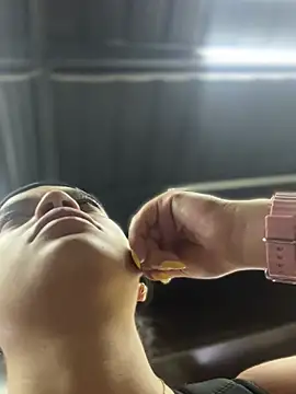 Chatroom XXX en direct de JuanitaMore01