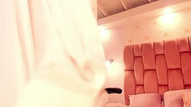 aishathorneeのライブXXXチャット