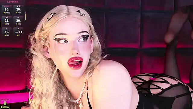 Онлайн чат XXX RoxyKyper