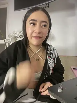 AuroraJohns_Pink élő XXX-chatje