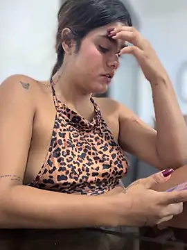 Kaily_Sweet16 Adlı Modelin Canlı XXX Sohbeti