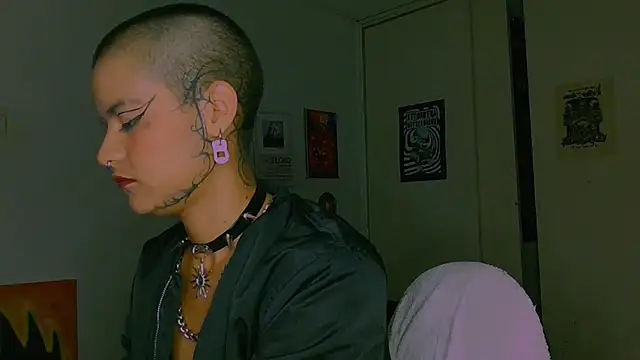 alex_one888 élő XXX-chatje