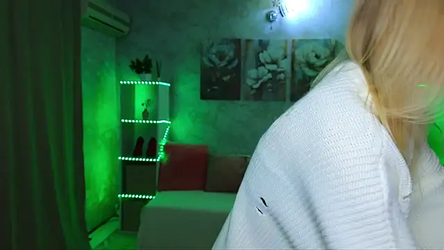 EmmyMills: онлайн-секс-чат