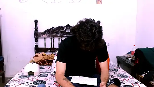 Chat +18 de juan-alejandro990 ao vivo