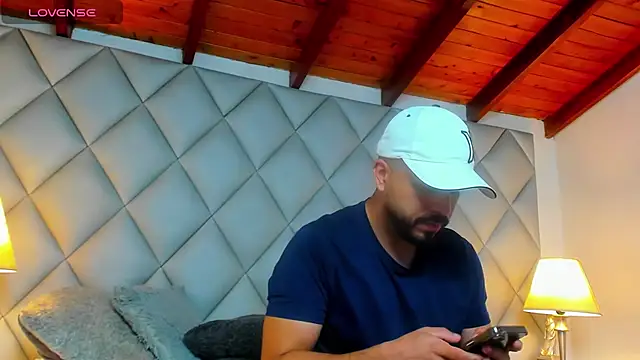 AaronVegaa's Live XXX Chat