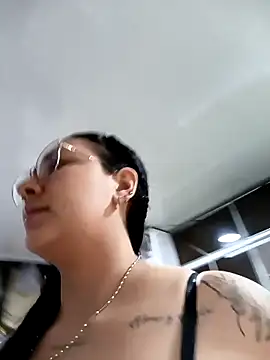 You-kitty2025 Adlı Modelin Canlı XXX Sohbeti