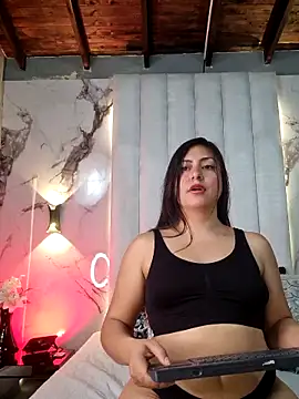 ZaraKnox Chat XXX in diretta