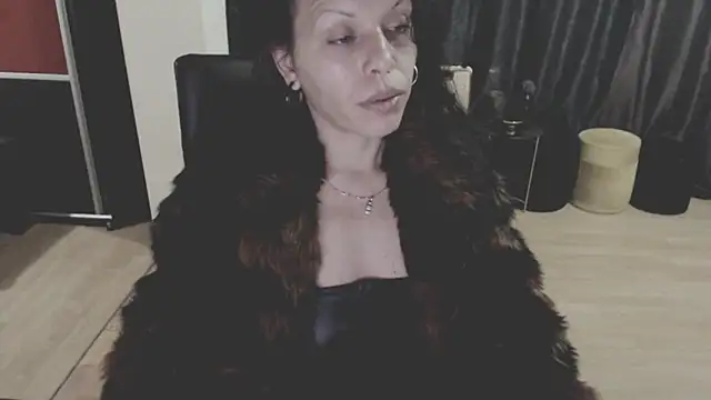 GoldenSasha Live XXX Chat