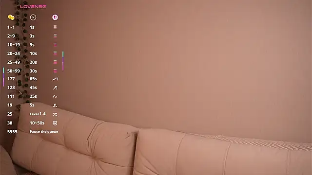 ElvaMell élő XXX-chatje