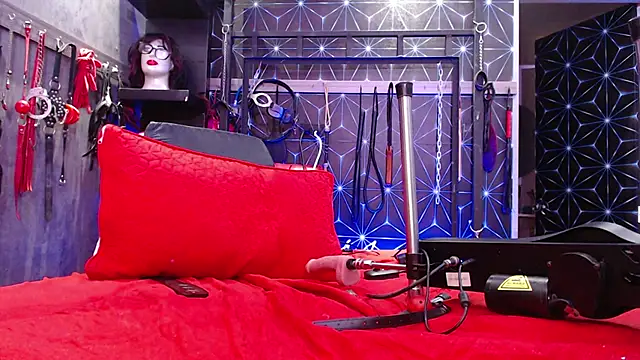 lorna_cox_bdsm: онлайн-секс-чат