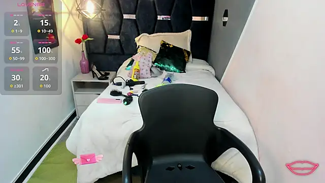 Valery_Grey__ Show in webcam