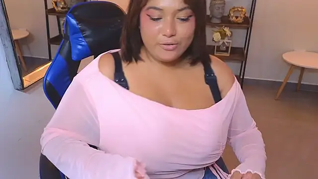 Kenya--Buhle live XXX chat