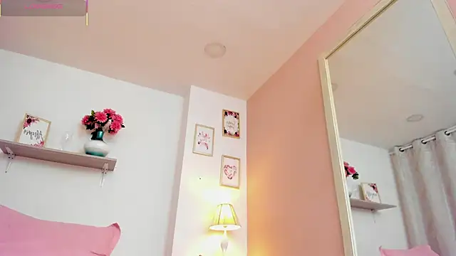 LauraRaider: απευθείας συνομιλία ΧΧΧ