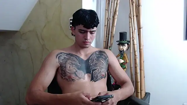 elliot_colton: онлайн-секс-чат