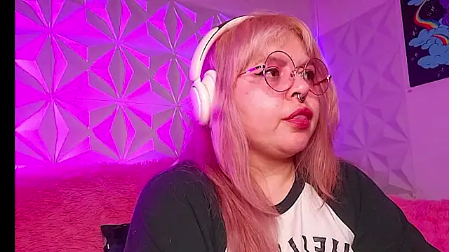 Satyn_doll 现场XXX聊天