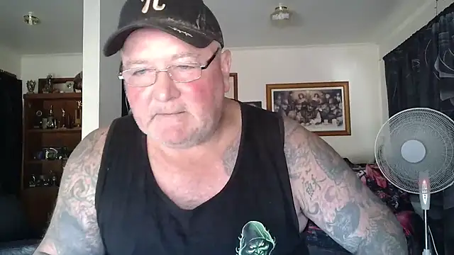 KINKYBLUEYES69 webcam show