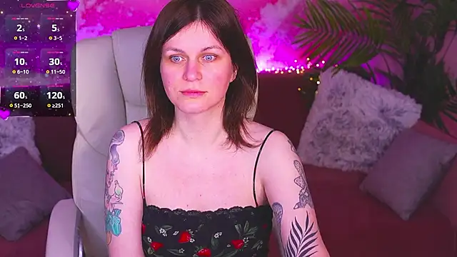 TinaMelt: онлайн-секс-чат