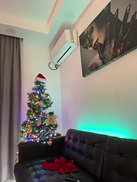 IsabellaEtthan élő XXX-chatje