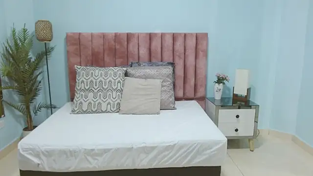 sophia_hadid live XXX chat