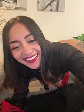 Czat XXX na żywo – Rae_Lil_White