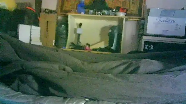 ON3YOULLN3VER_FIR3 élő XXX-chatje