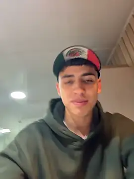 AdrianRinaldiのライブXXXチャット