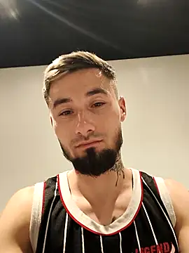 Negrila25: онлайн-секс-чат