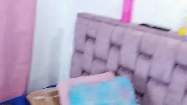 Alexa-Hunter: απευθείας συνομιλία ΧΧΧ